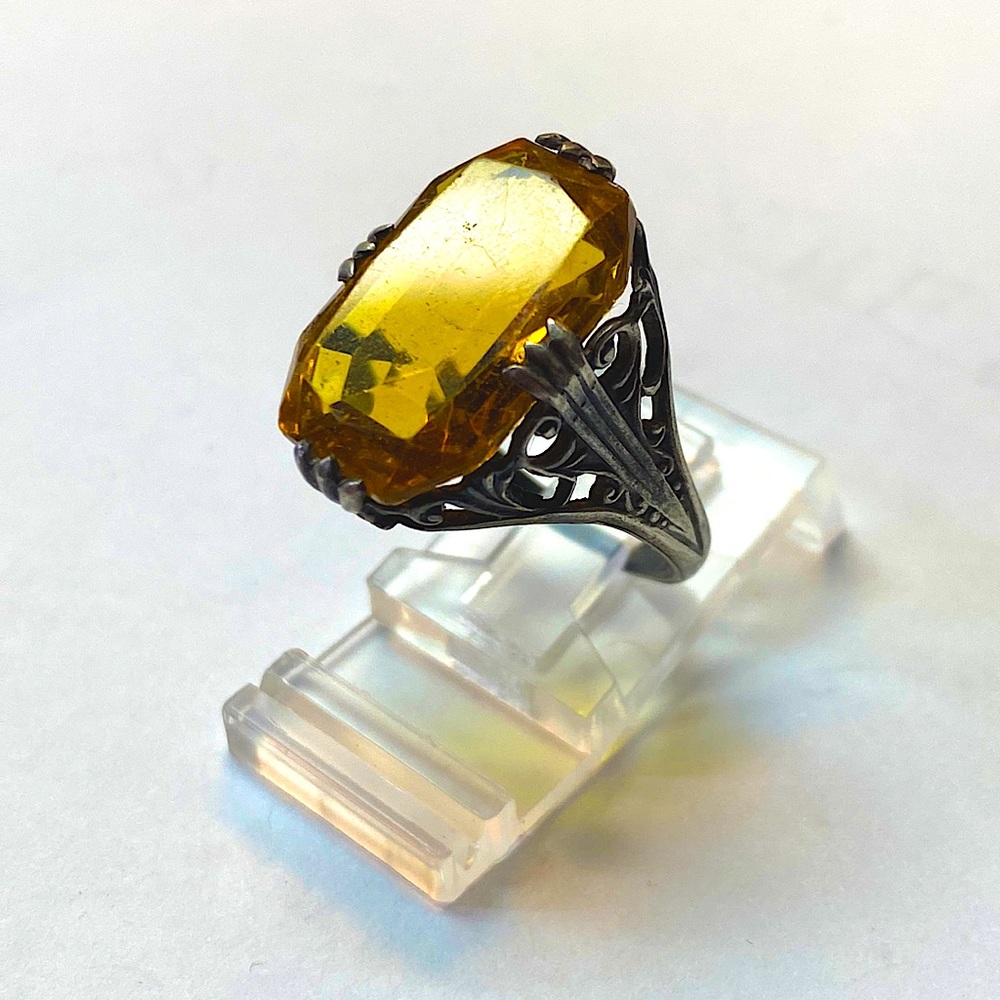 Old Victorian Yellow Stone Ring